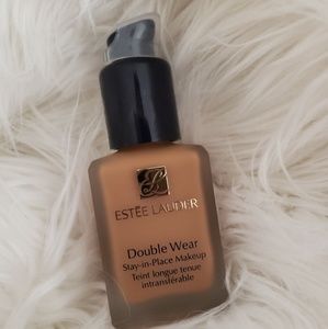 Estee Lauder Foundation with pump
